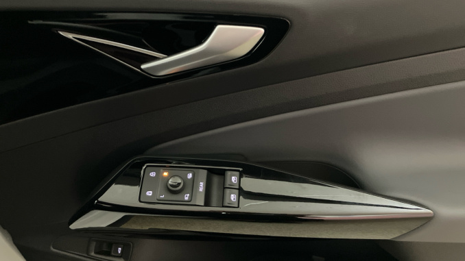 Volkswagen ID.4 210kW Match Pro 79kWh 5dr Auto Electric Estate - Image 19